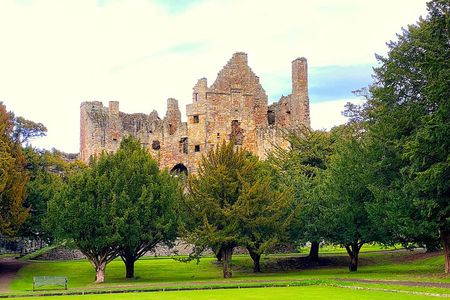 Castles, Coastline and Whisky Tasting Tour with Admission