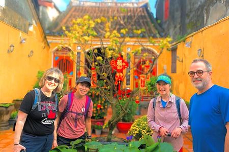 Hoi An Ancient Town Walk and Taste Local Flavors
