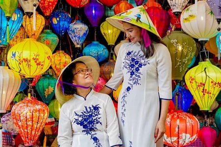 Hoi An Ancient Town Walk and Taste Local Flavors