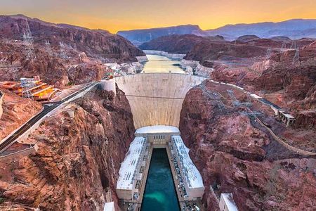 Small Group Walking Hoover Dam Tour (with Powerplant)