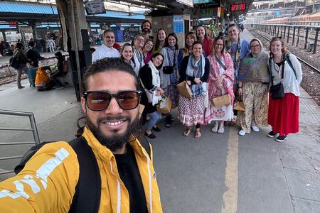 Luxury Taj Mahal and Agra Fort Tour by Train From Delhi