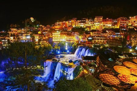 1-Day Private Tour to Tianmen Mountain & Furong Town Night Light