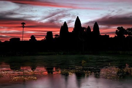  Angkor Sunrise tours with Benteay Srei and Bengmealea Landmine,