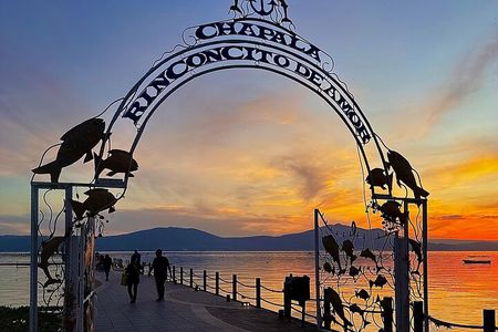 Tour to Lake Chapala, MAGIC TOWN of Ajijic from Guadalajara