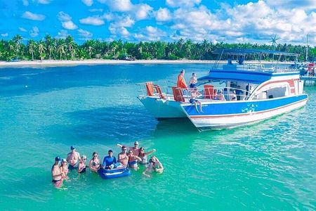 Boat Party with Drinks and Snacks with Transportation Included