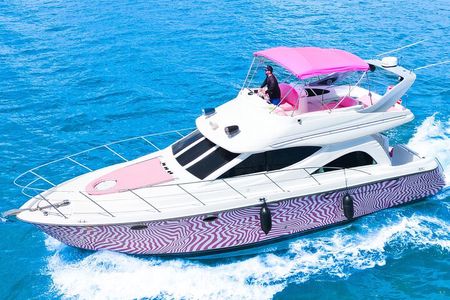 Pink Yacht Charter Barbie Maxum Miami Yacht Rental