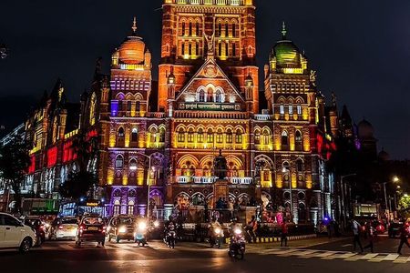 Mumbai by Night: Sightseeing + Temples + Street Food Experience