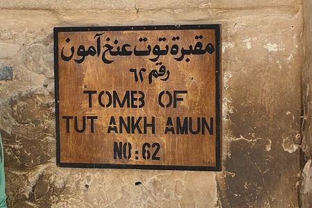  valley of the kings hatshepsut temple memnon colossi 