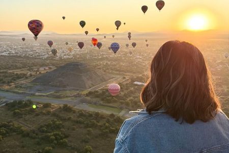 Balloon flight / Breakfast in the cave / CDMX pick-up + Pyramids