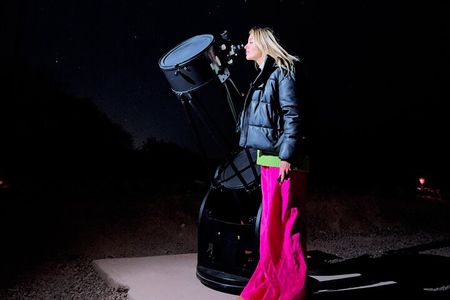 Astronomer at Atacama picnic and star observation