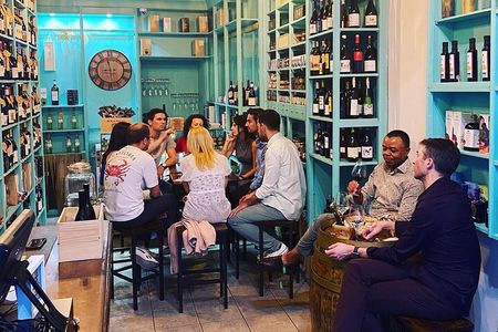 Sevilla: Fun Wine Tasting with an Spanish Sommelier