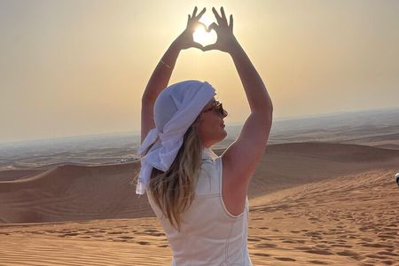 Desert Safari Red Dunes – Premium Camp with Camel Ride & Falcon
