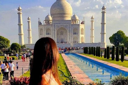 From Delhi: Sunrise Taj Mahal, Agra Fort & Baby Taj Tour by Car