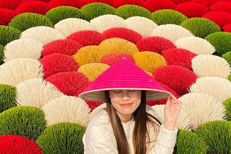 Hanoi Private Day Tour to Incense Village and Bat Trang Village 