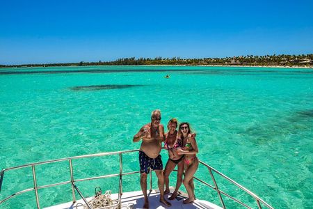 Punta Cana Private Catamaran Spring Break Party, Snorkel & BBQ