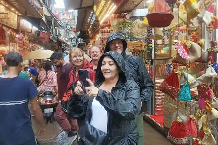Delhi City Tour: Old Delhi, Markets, Monuments & Street Food Walk