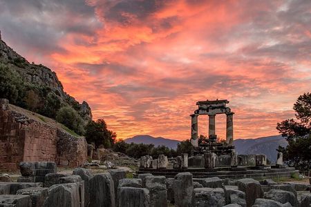 "Delphi Full-Day Tour: Ancient Oracle and the Heart of the Earth"