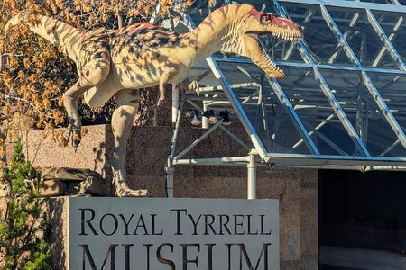 1 Day Guided Badlands Tour of Drumheller Dinosaurs Canyons Hoodoo