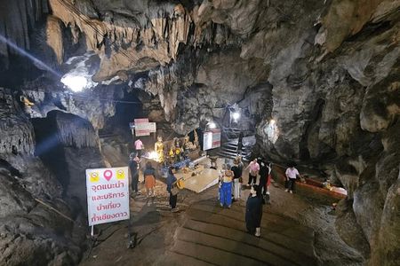 Chiang Dao Cave & Hill Tribe Village Private Tour