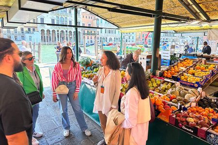 Rialto Market Food Tour: Wine Tasting and Sightseeing in Venice