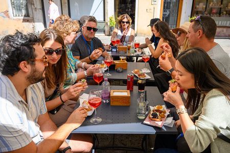 Venetian Cicchetti Street Food & Sightseeing Walking Tour with local guide