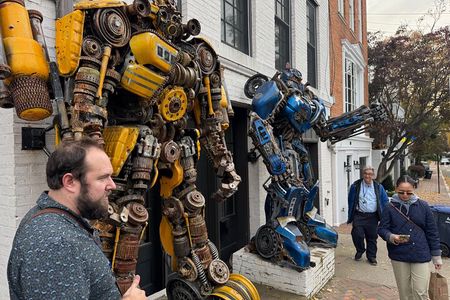 Georgetown Neighborhood Spies, Lies, & Politics Walking Tour 8ppl