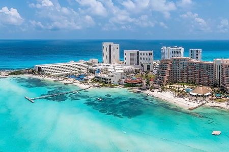 Cancun Private Airport Transfer with 1 Hour City Highlights Ride