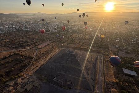 Exclusive Teotihuacán Pyramids, Cave & Hot Air Balloon Ride
