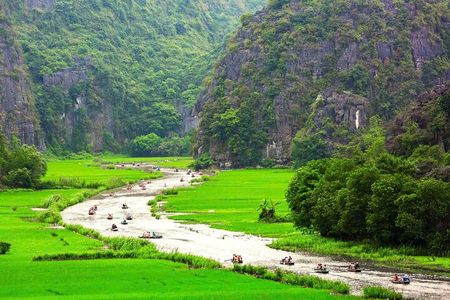 Ninh Binh Full-Day Tour from Hanoi to Hoa Lu, Tam Coc & Mua Cave