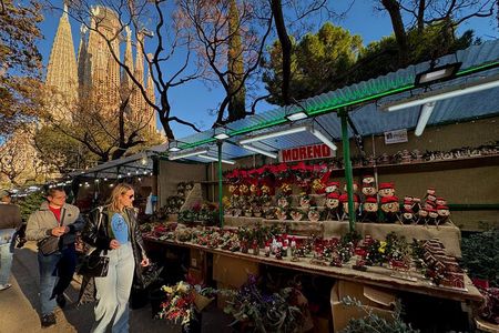 Barcelona Sagrada Familia Small Group & Optional Christmas Market