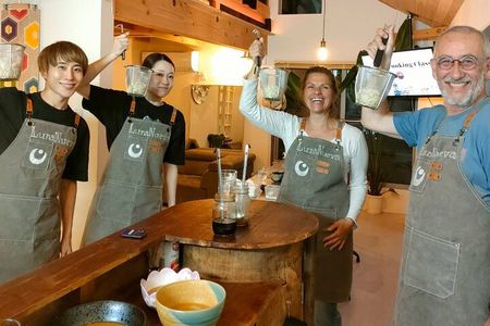 Ramen & Dumpling Cooking in Tokyo with Chef/Vegan possible