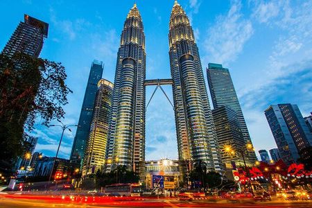 16 Hours Private Highlights Tour to Kuala Lumpur from Singapore