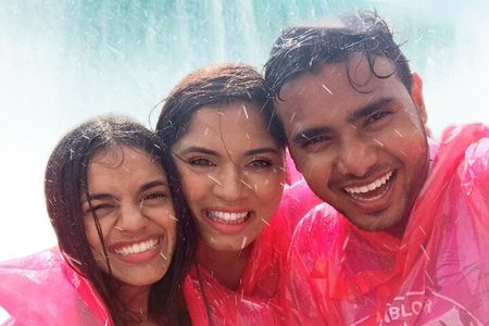 Tour of Niagara Falls with Cruise and Lunch from Toronto