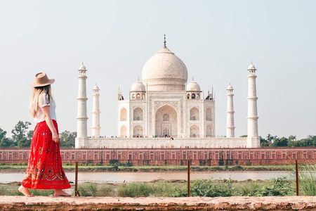 All Inclusive Day Trip to Taj Mahal, Agra Fort from Delhi by Car