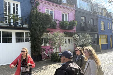 Love Actually Private Taxi Tour with Classic Rom-Com Sites