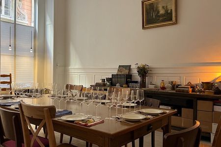 French Wine Tasting Masterclass in Lyon with a Sommelier