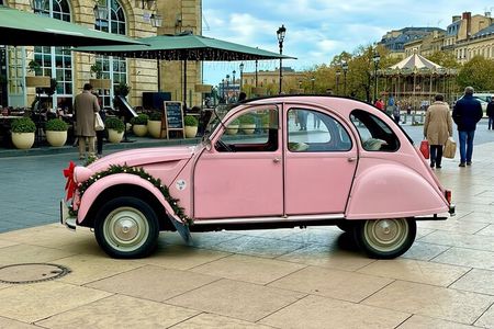 Christmas illuminations in 2CV - With 2 Presents (Food + goodies)