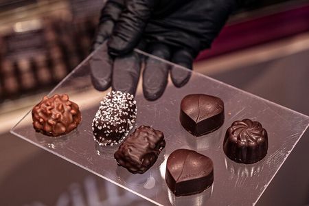 Paris Montmartre Gourmet Chocolate & Pastry Tour by Do Eat Better