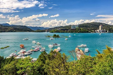 Sun Moon Lake Private Tour with Scenic Boat Cruise form Taipie