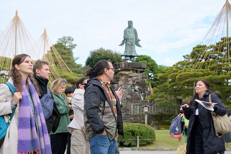 Kanazawa Historical Garden Walking Tour with Local Guide
