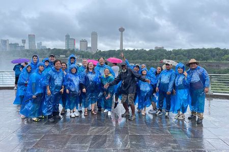 Maid of the Mist Walking History Tour & Boat Ride. 