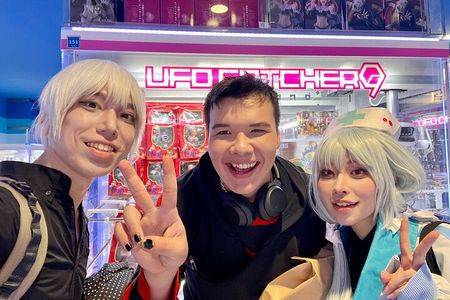 Explore Akihabara with Local Cosplayer Guide(s)!