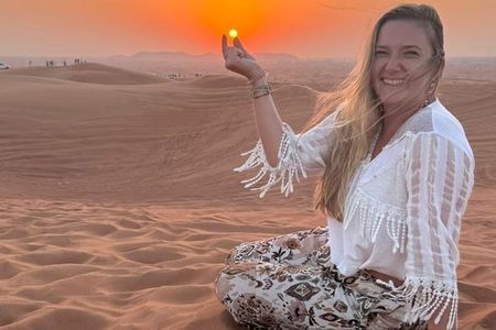 Dubai Evening Desert Safari: 4x4 Pickup + BBQ + Shows