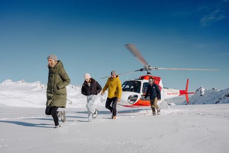 Fox Glacier: 25-Minute Helicopter Flight with Snow Landing