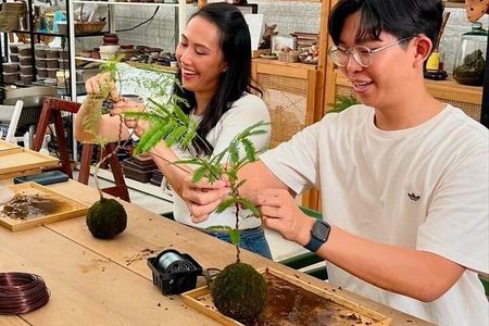 Japanese Kokedama Class in Milan’s Navigli District