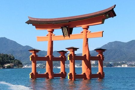 Hiroshima City Center Pickup: Miyajima & Peace Park Tour with car