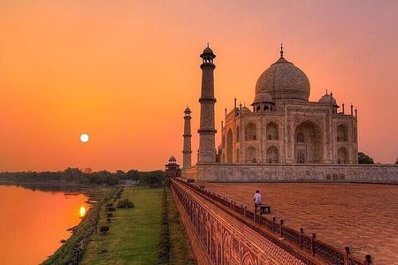 Agra Over Night Tour Package Experience at the Taj Mahal Sunrise