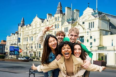 Douglas, Isle of Man: Self Guided Walk & Immersive Treasure Hunt