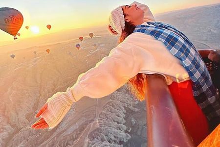 Hot Air Balloon Flight in Cappadocia with Champagne 