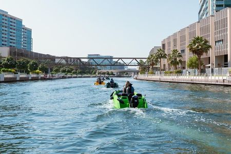 Abu Dhabi: Boat Self-Drive Yas Island Audio Tour Groups or Solo 